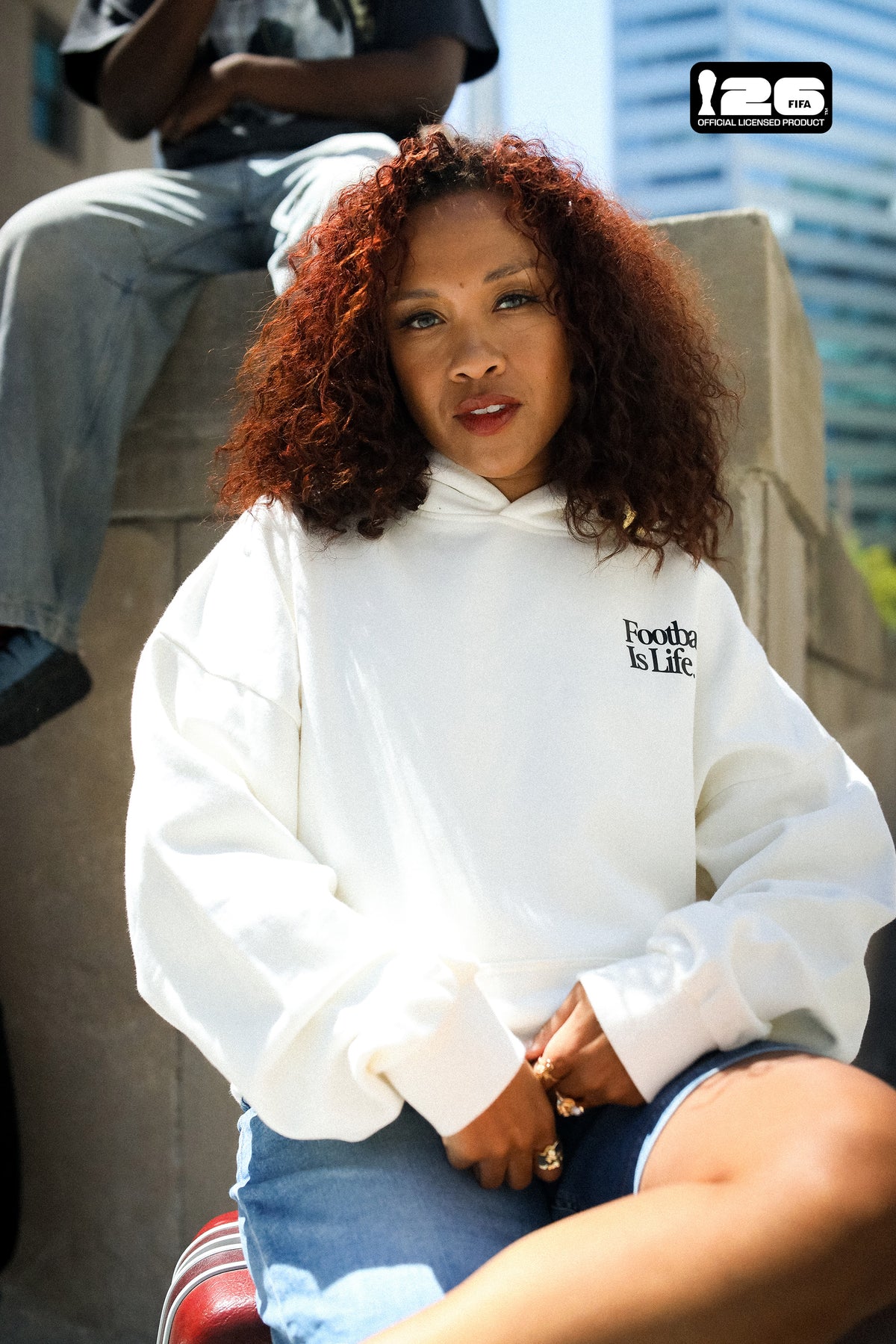 Sudadera con capucha de peso pesado FIFA World Cup 2026™ Football is Life - Marfil