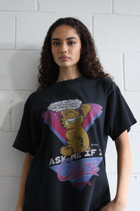 T-shirt vintage Garfield « Ask Me If I Care » en tissu pigmenté épais - Noir