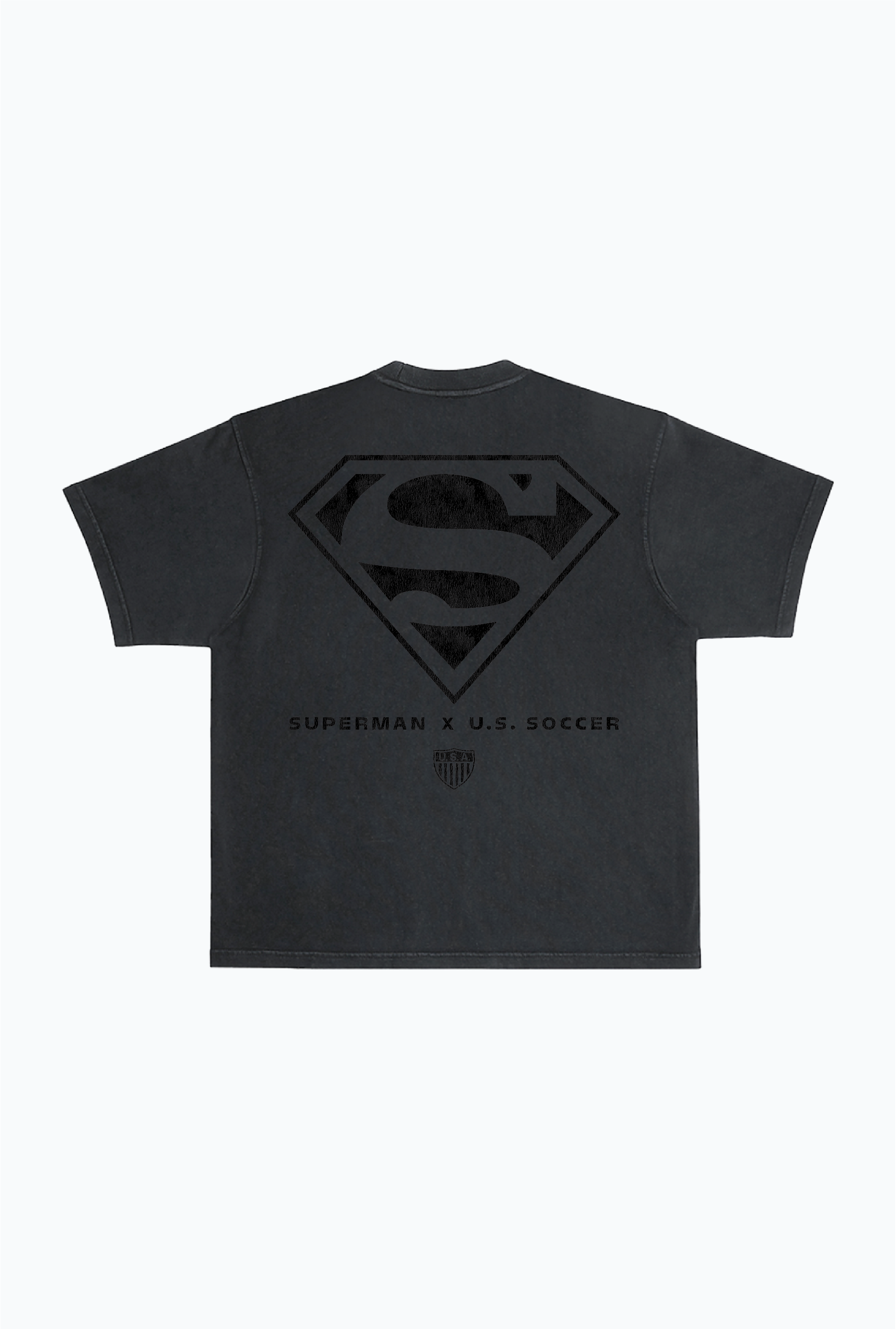 T-shirt noir épais teint en pièce, collaboration US Soccer x DC Comics