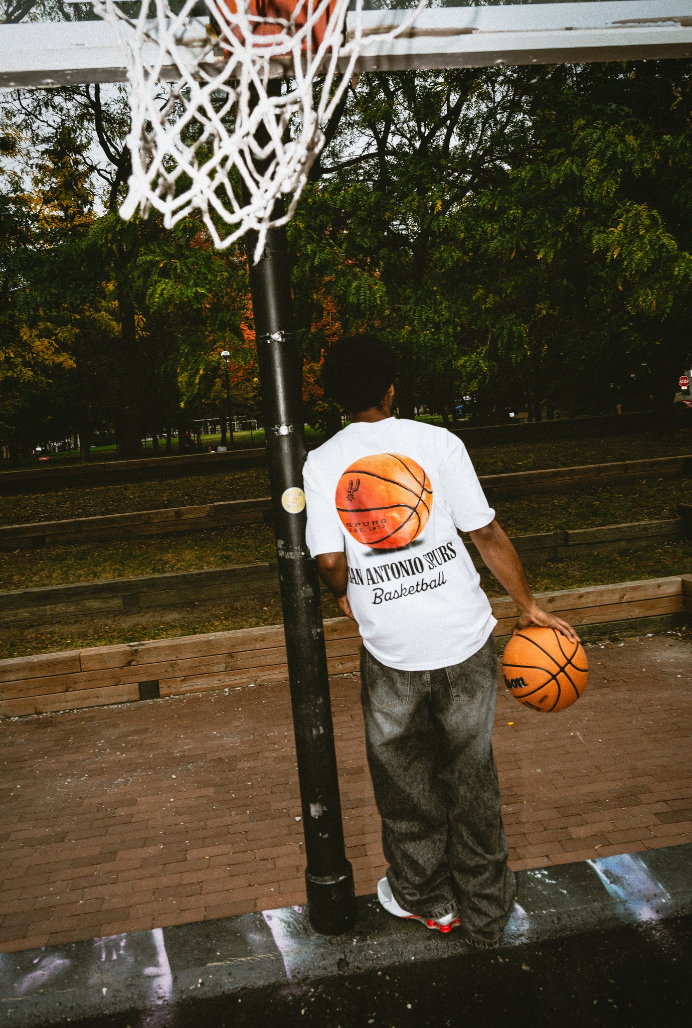 San Antonio Spurs Fanleisure Heavyweight T-Shirt - White