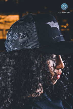 Gorra Trucker US Soccer x DC Comics Batman - Negra