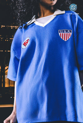 Maillot Superman bleu, co-produit par l'US Soccer et DC Comics.