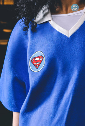 Maillot Superman bleu, co-produit par l'US Soccer et DC Comics.