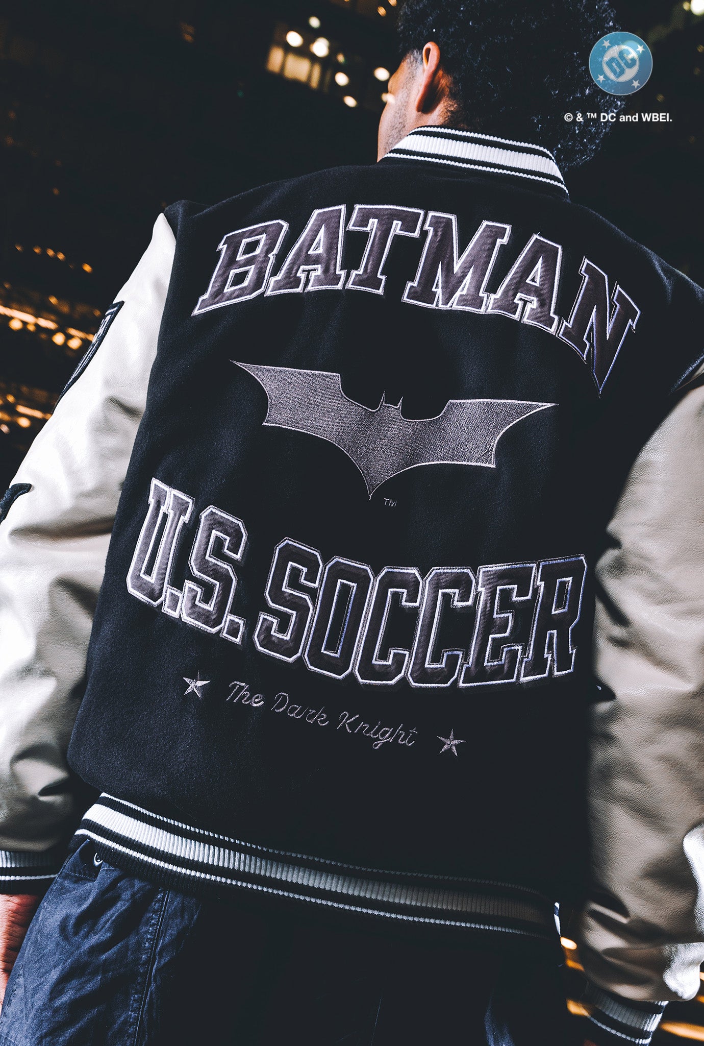 Chaqueta de nylon US Soccer x DC Comics Batman Varsity - Negra