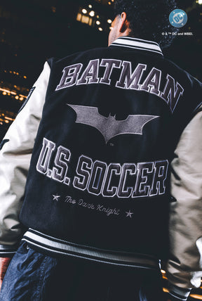 Chaqueta de nylon US Soccer x DC Comics Batman Varsity - Negra