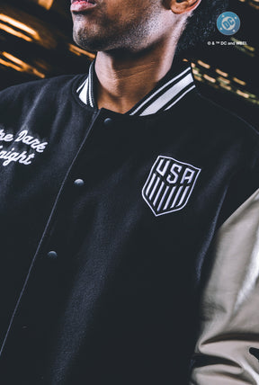 Chaqueta de nylon US Soccer x DC Comics Batman Varsity - Negra